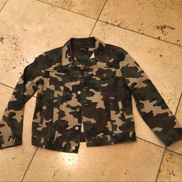 Girls small camo denim jacket - Picture 5 of 7